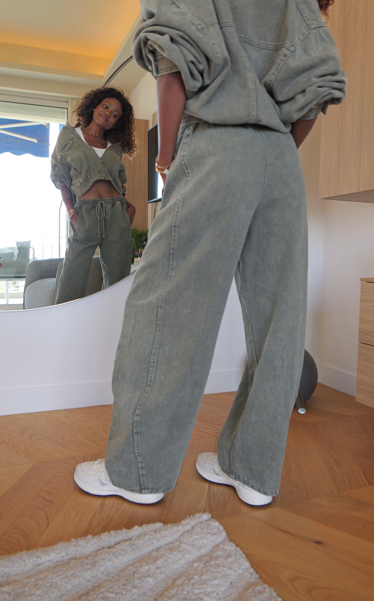 Wide-leg khaki jeans