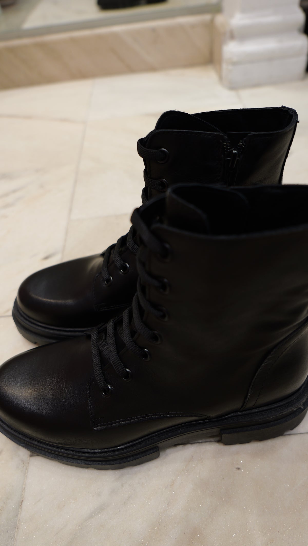 Bottines à lacets noir en cuir