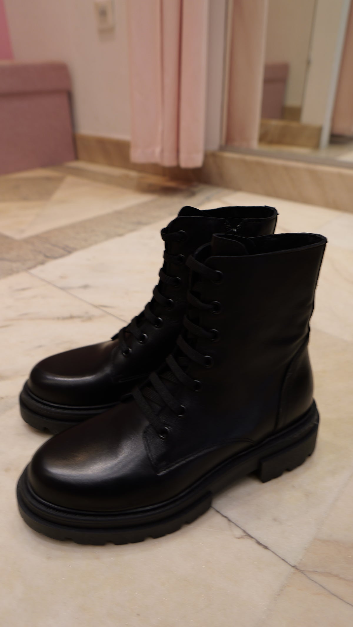 Bottines à lacets noir en cuir