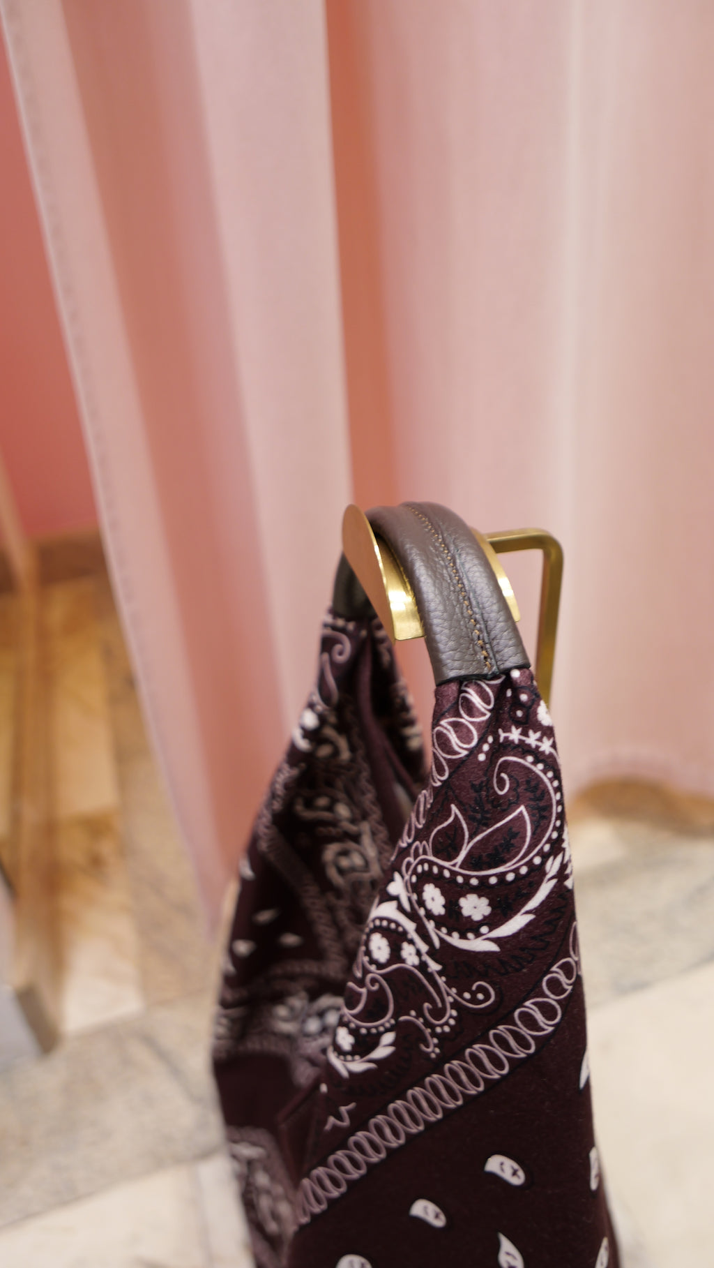 Sac cabas imprimé bandana bordeaux