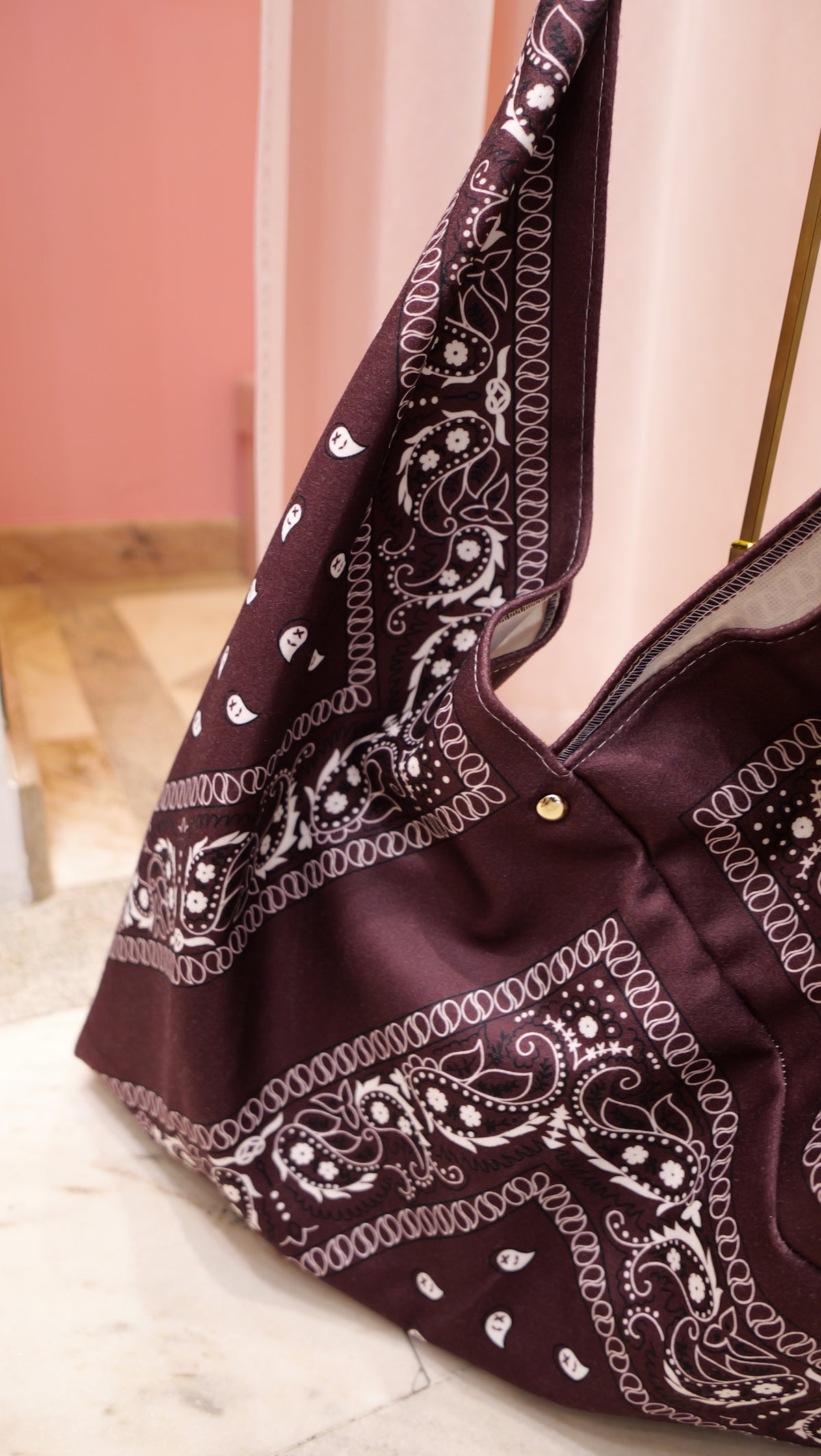 Sac cabas imprimé bandana bordeaux