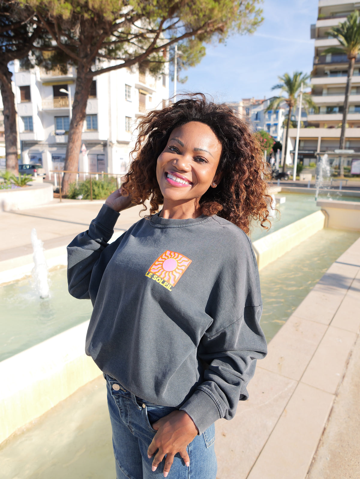Grey "LE SOLEIL" sweatshirt
