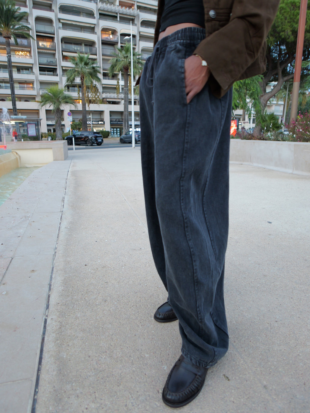 Dark gray wide-leg jeans
