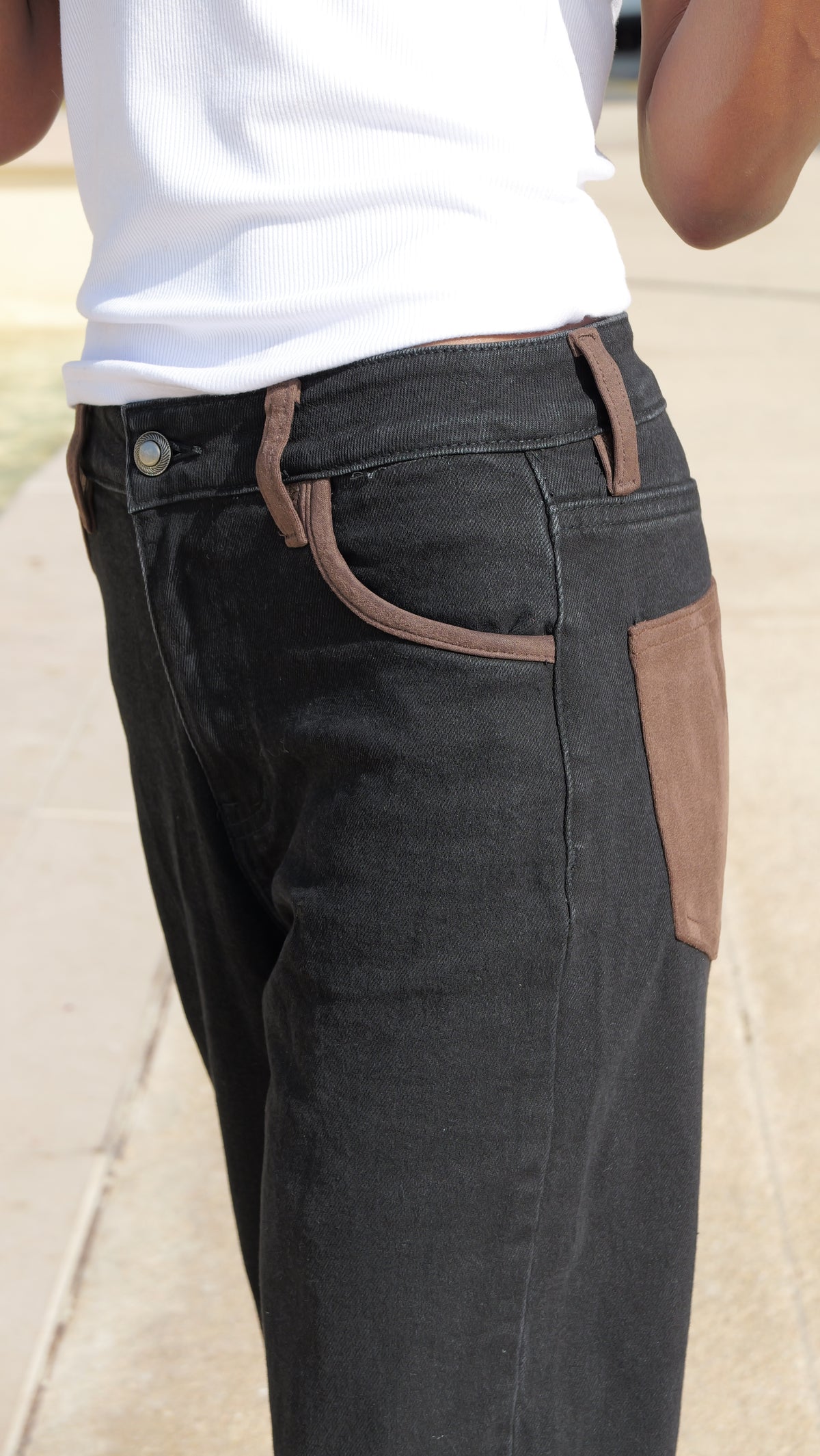 Jean Mom Fit ROMA – Noir & détails chocolat 🤎