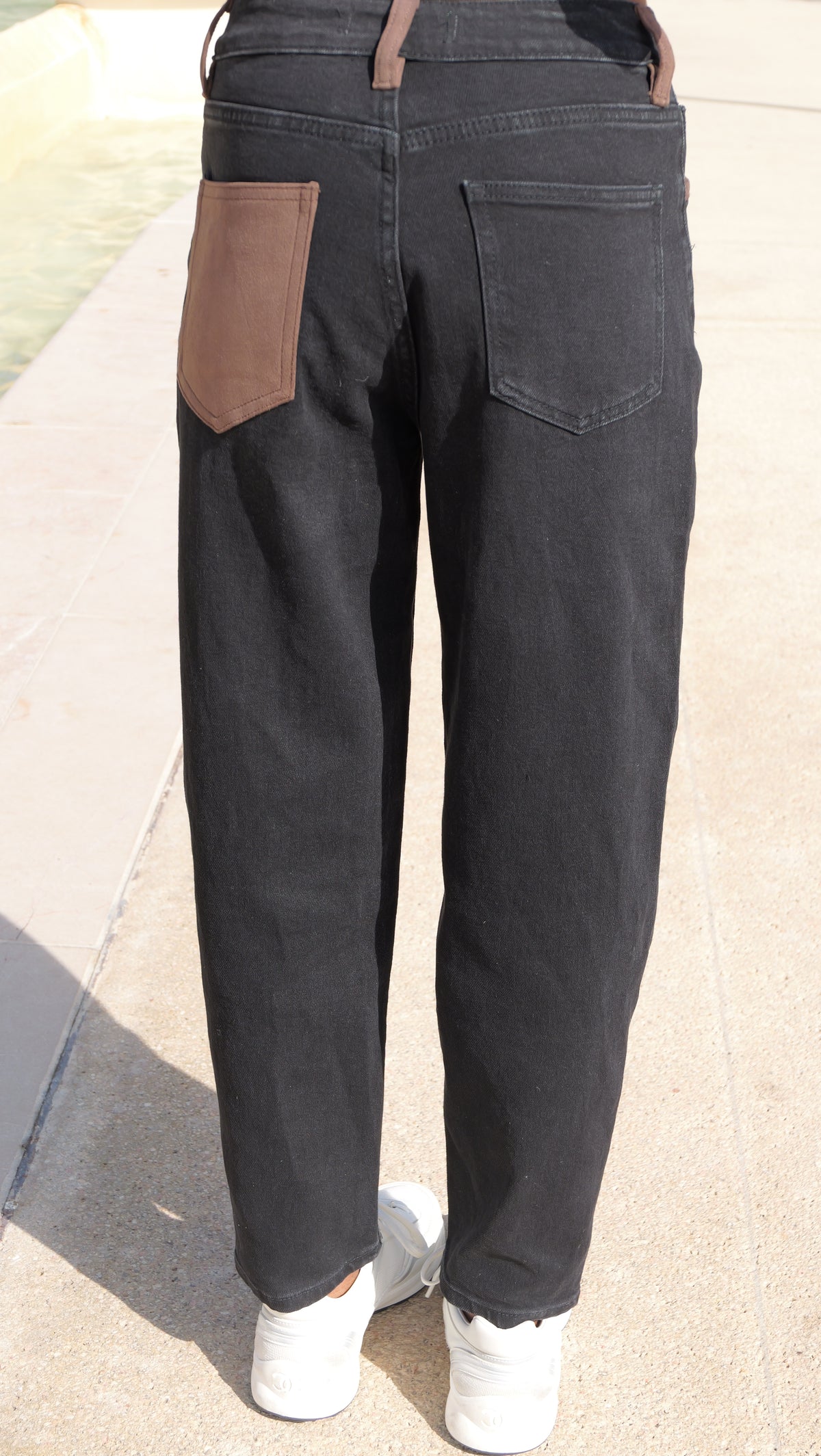 Jean Mom Fit ROMA – Noir & détails chocolat 🤎