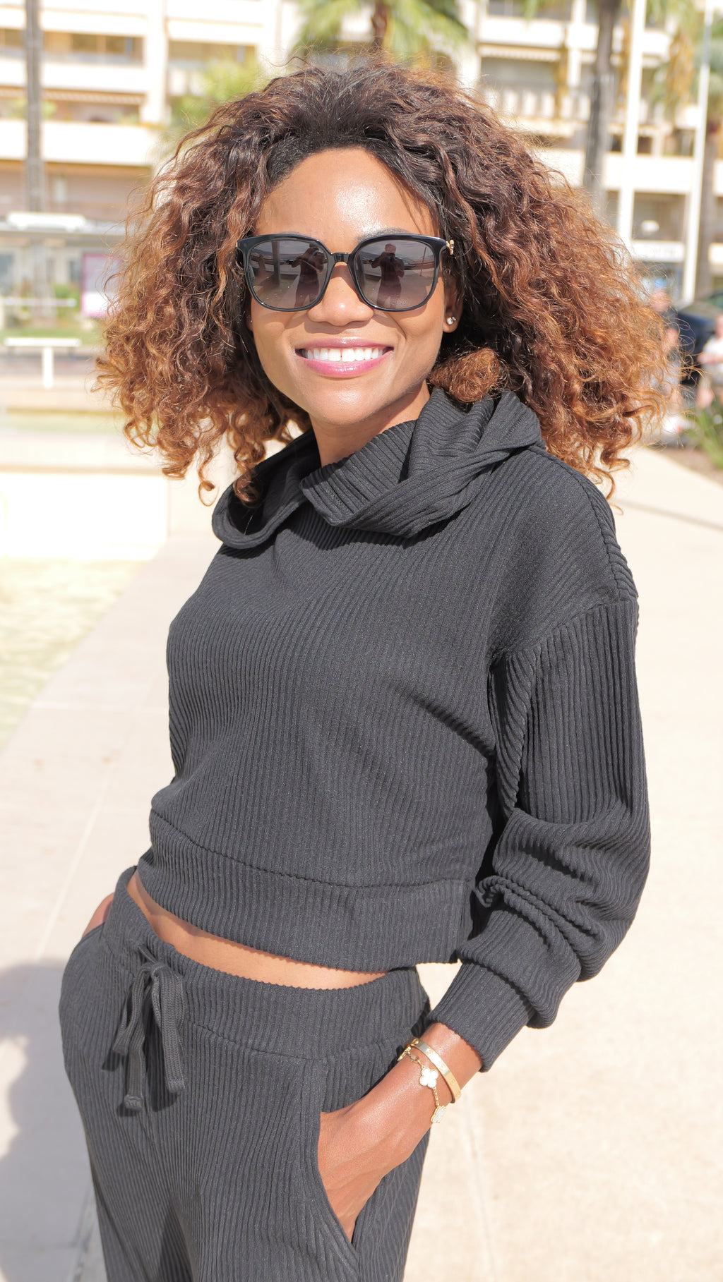Black corduroy-effect cropped hoodie