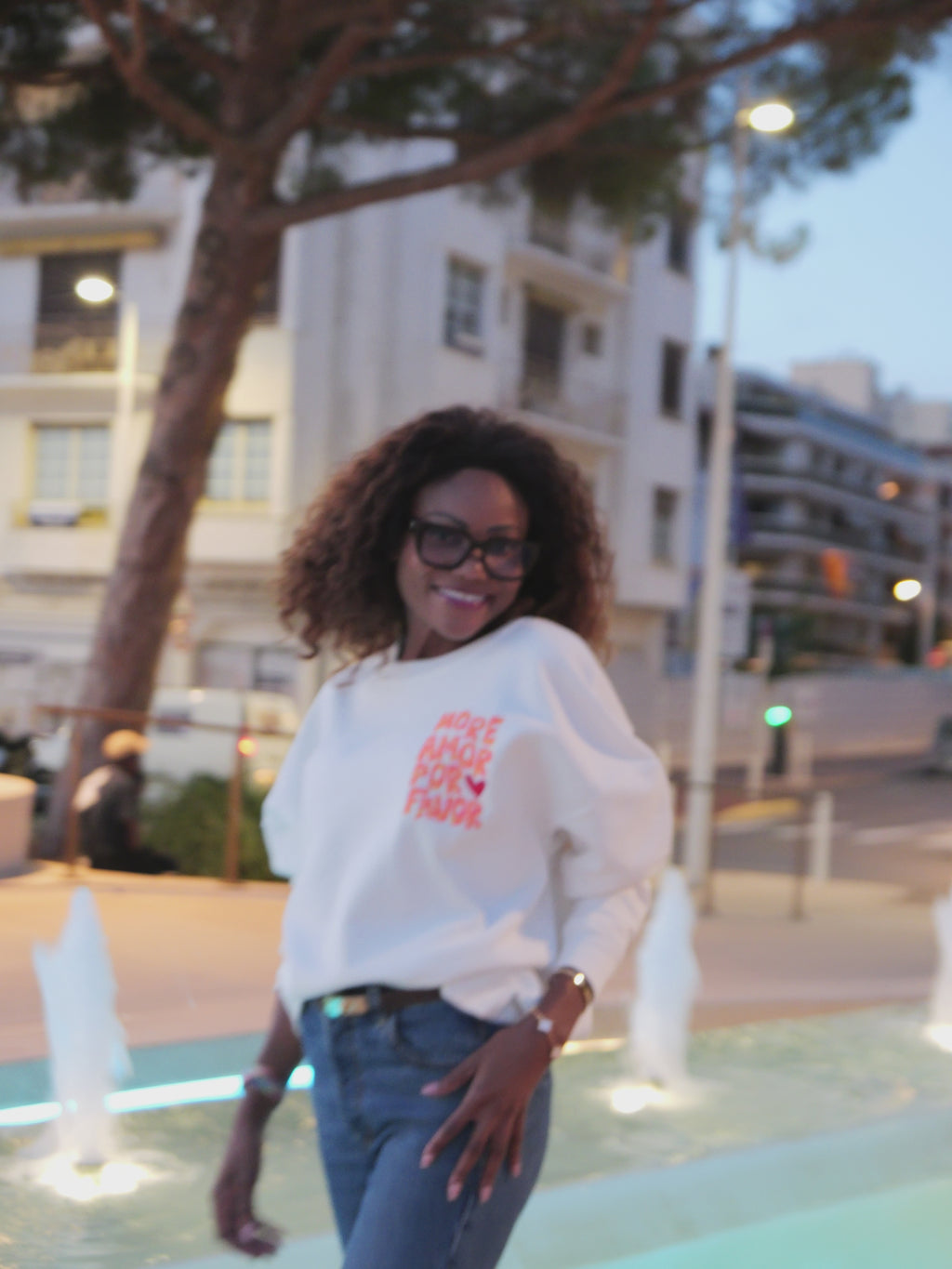 White "More Amor Por Favor" sweatshirt in orange